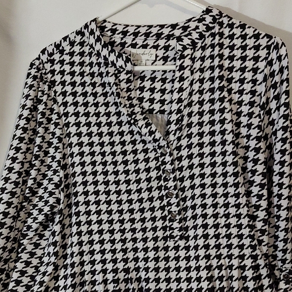 Wonderly Black and White Houndstooth Blouse - Picture 14 of 15